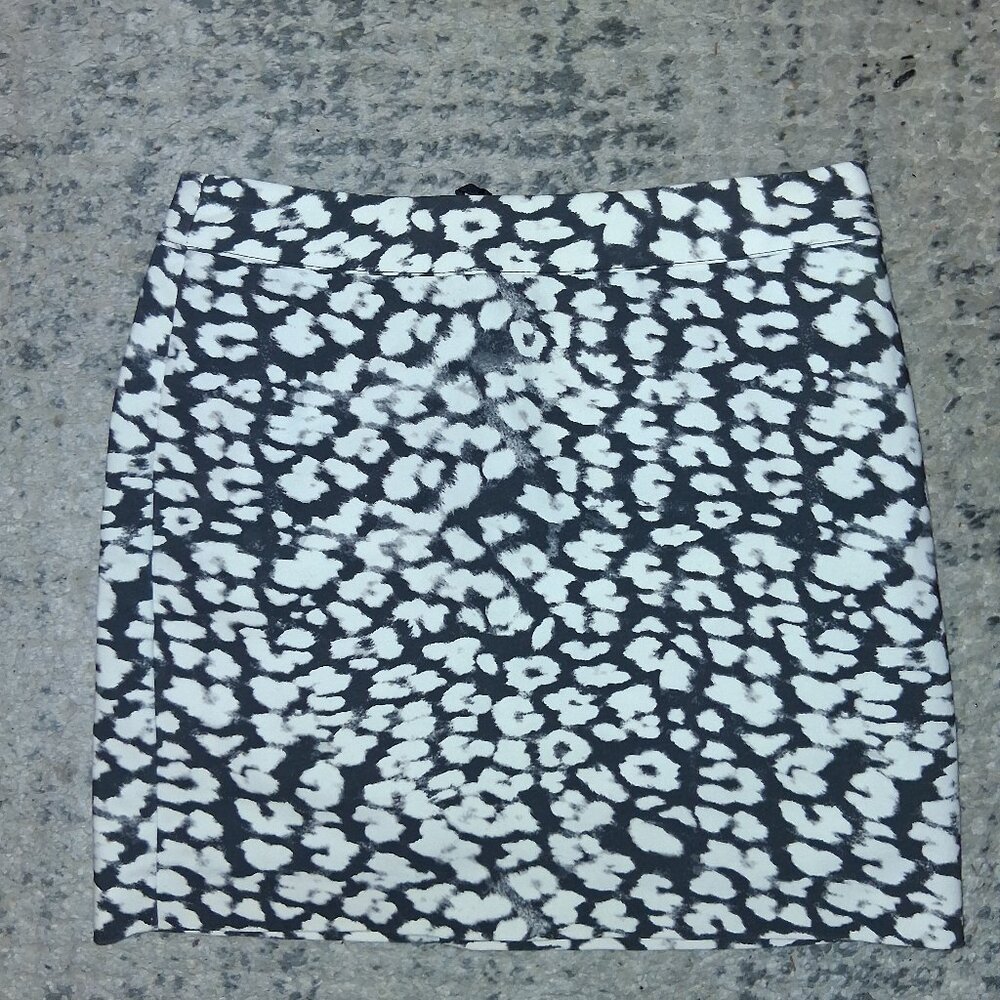 H&M Animal Print Mini Skirt Size 4